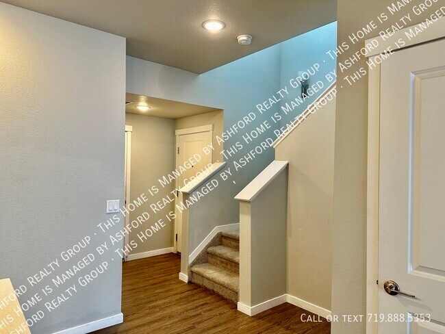 Foto del edificio - 5476 Necker Heights