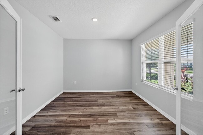 Foto del edificio - Stunning 5 bed/ 2 bath