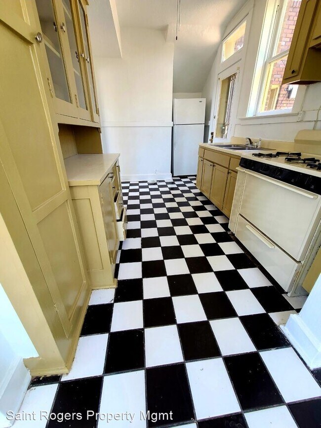 Foto del edificio - 2 br, 1 bath Apartment - 2701 Montana