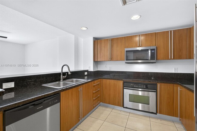 Building Photo - 610 Clematis St