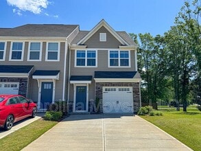 Building Photo - 2 Willomere Wy