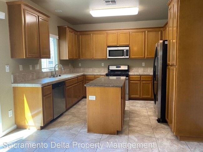 Building Photo - 5 br, 3 bath House - 2851 Le Bourget Lane