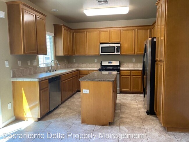 Foto del edificio - 5 br, 3 bath House - 2851 Le Bourget Lane
