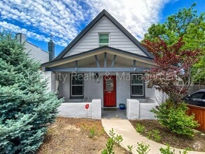 Building Photo - 3950 Kalamath St