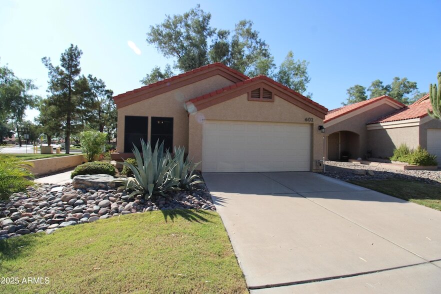 Foto principal - 602 N Cobblestone St