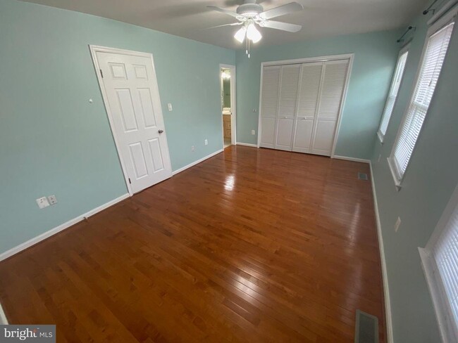 Building Photo - 5512 Cheshire Meadows Way