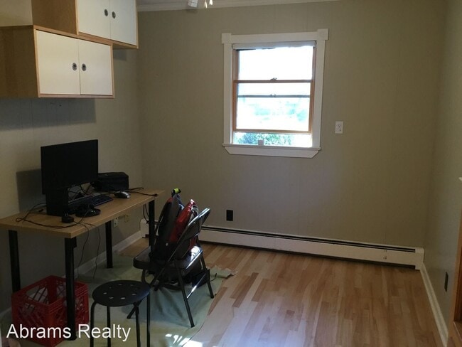 Building Photo - 3 br, 2.5 bath House - 4745 Hermitage Road
