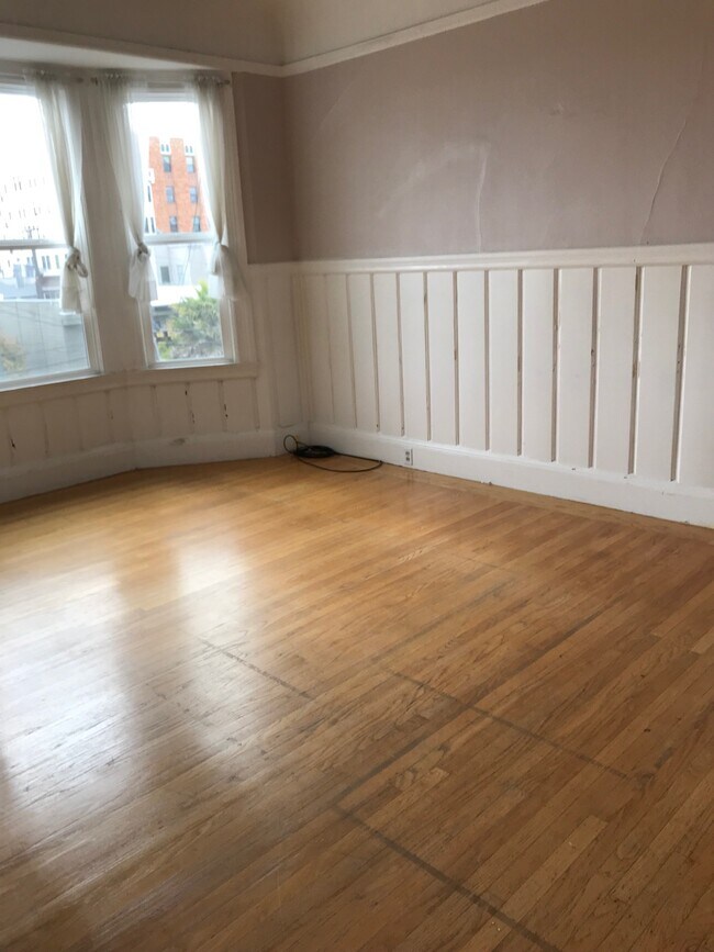 Building Photo - 1365 Valencia St