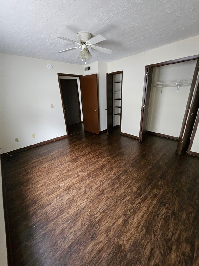 Foto del edificio - 1361 Callie Rd