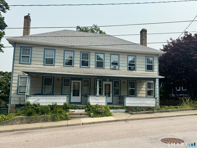 Foto del edificio - 18 Spicer Ave
