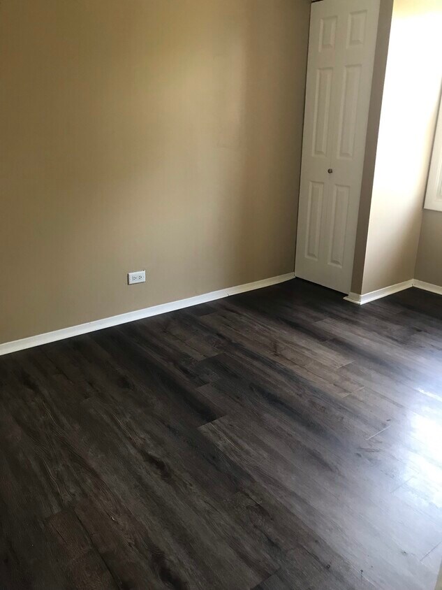 1304 Kingsbury Dr, Hanover Park, IL 60133 Townhome Rentals in Hanover