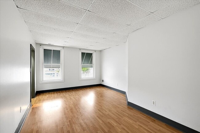 Building Photo - 113 S Saginaw St