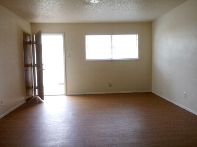 Building Photo - 3605 Sheridan St