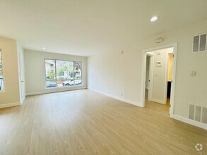Building Photo - roc103