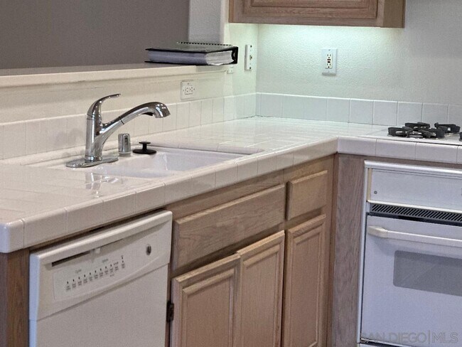 Foto del edificio - 5504 Renaissance Ave