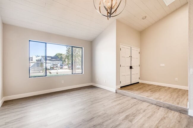 Building Photo - 4 Bedroom 2.5 Bath single story home for r...