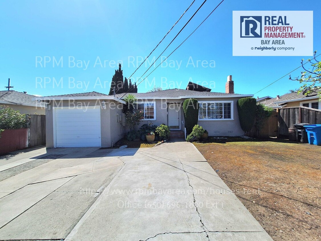 Primary Photo - Rent Drop: 4 Bedroom 3 Bathroom Family Hom...