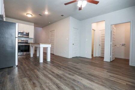 Foto del edificio - 3321 Brambleton Hill Pl