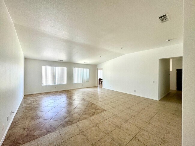 Foto del edificio - 80625 Virginia Ave