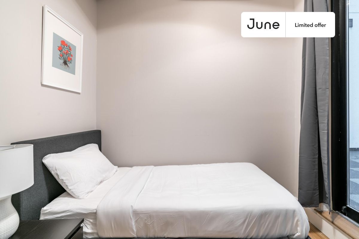 Private bedroom in 6 bed/6.5 bath Home Condo for Rent in New York