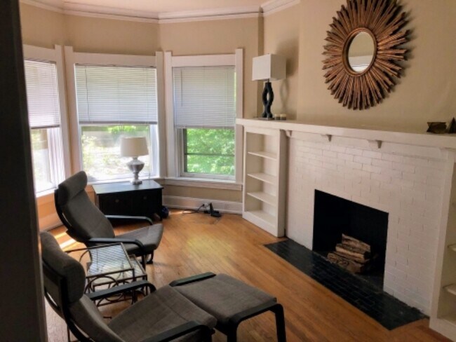 Foto del edificio - 5301 N Lakewood Ave