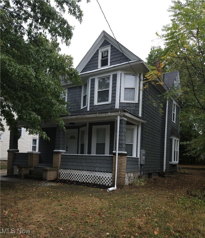Foto principal - 661 Sumner St