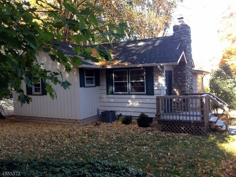 Primary Photo - 440 E Shore Trail