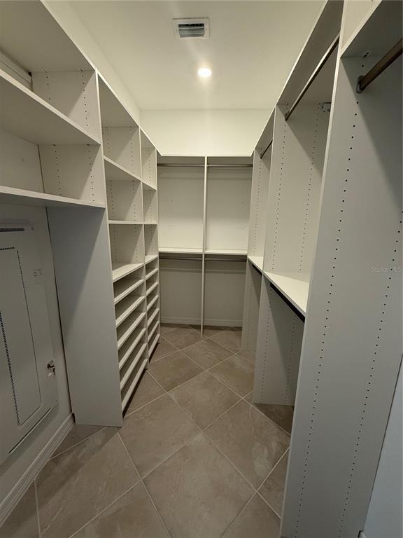 Foto del edificio - 1590 Saddlewood Cir