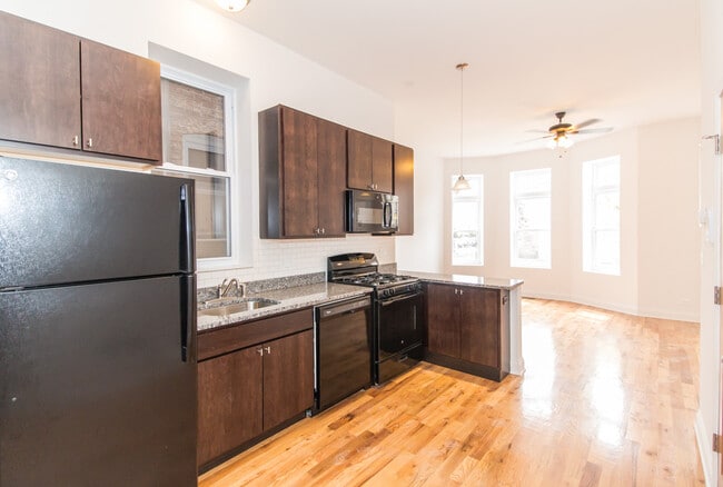 Foto del edificio - 1704 W Sunnyside Ave