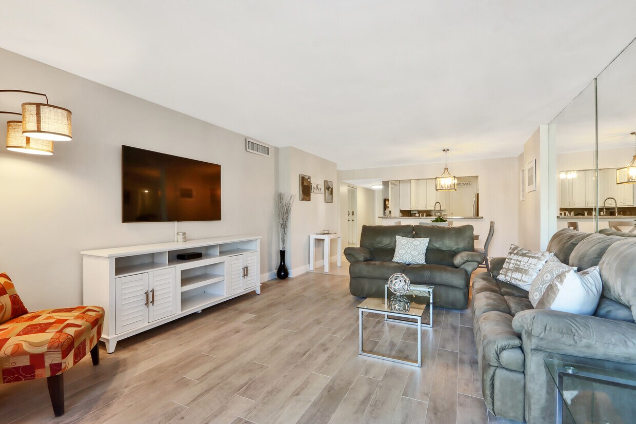 Living Area - 145 Ocean
