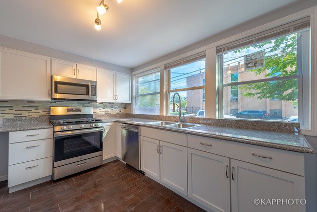 Building Photo - 47 E 37th Pl