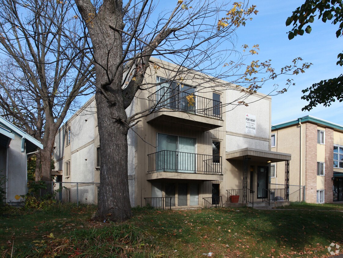 Building Photo - 3122 22nd Ave S