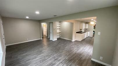 Building Photo - 516 N Burdette Ave