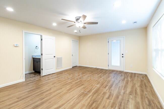 Building Photo - 904 Warrior Hill Dr