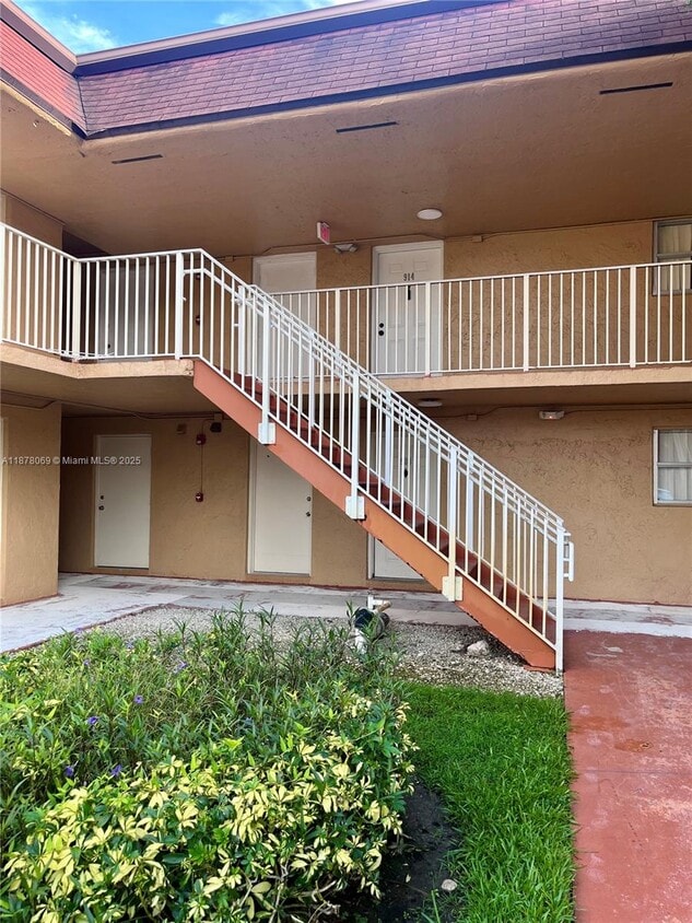Primary Photo - 9970 SW 88th St