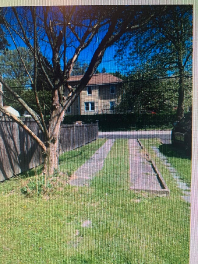 Building Photo - 2743 Limekiln Pike