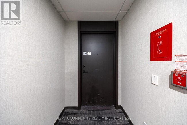 Photo du bâtiment - 8119 Birchmount Rd