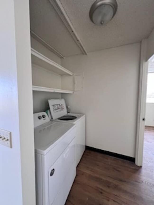 Building Photo - 1018 Lunalilo St