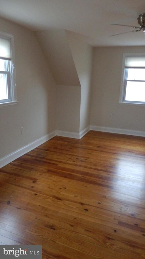 Primary Photo - 140 Meadow Rd