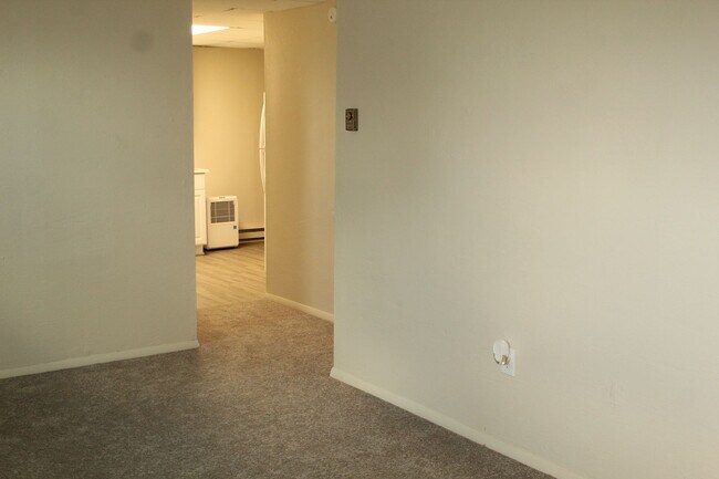 Building Photo - Rear Apartment