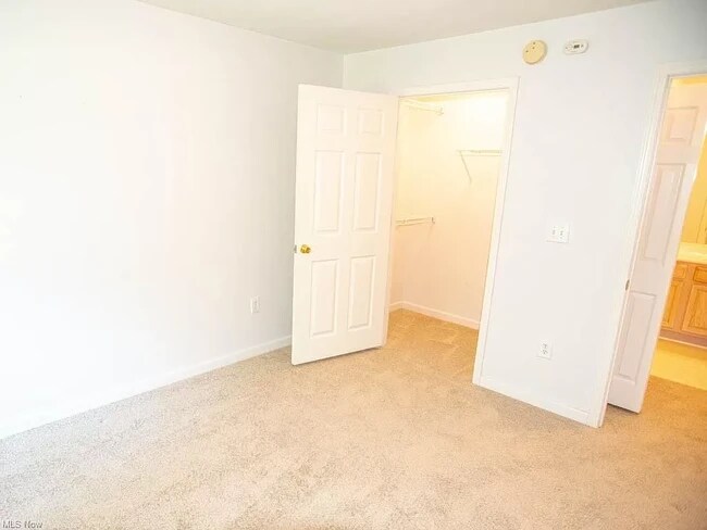 Foto del edificio - 28340 Center Ridge Rd