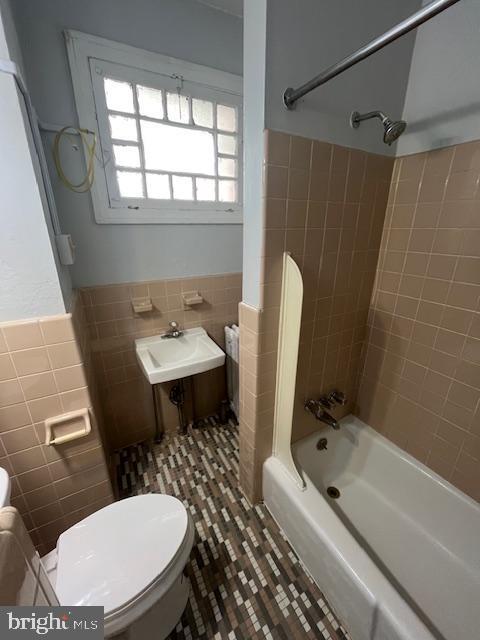 Foto del edificio - 35 W Main St