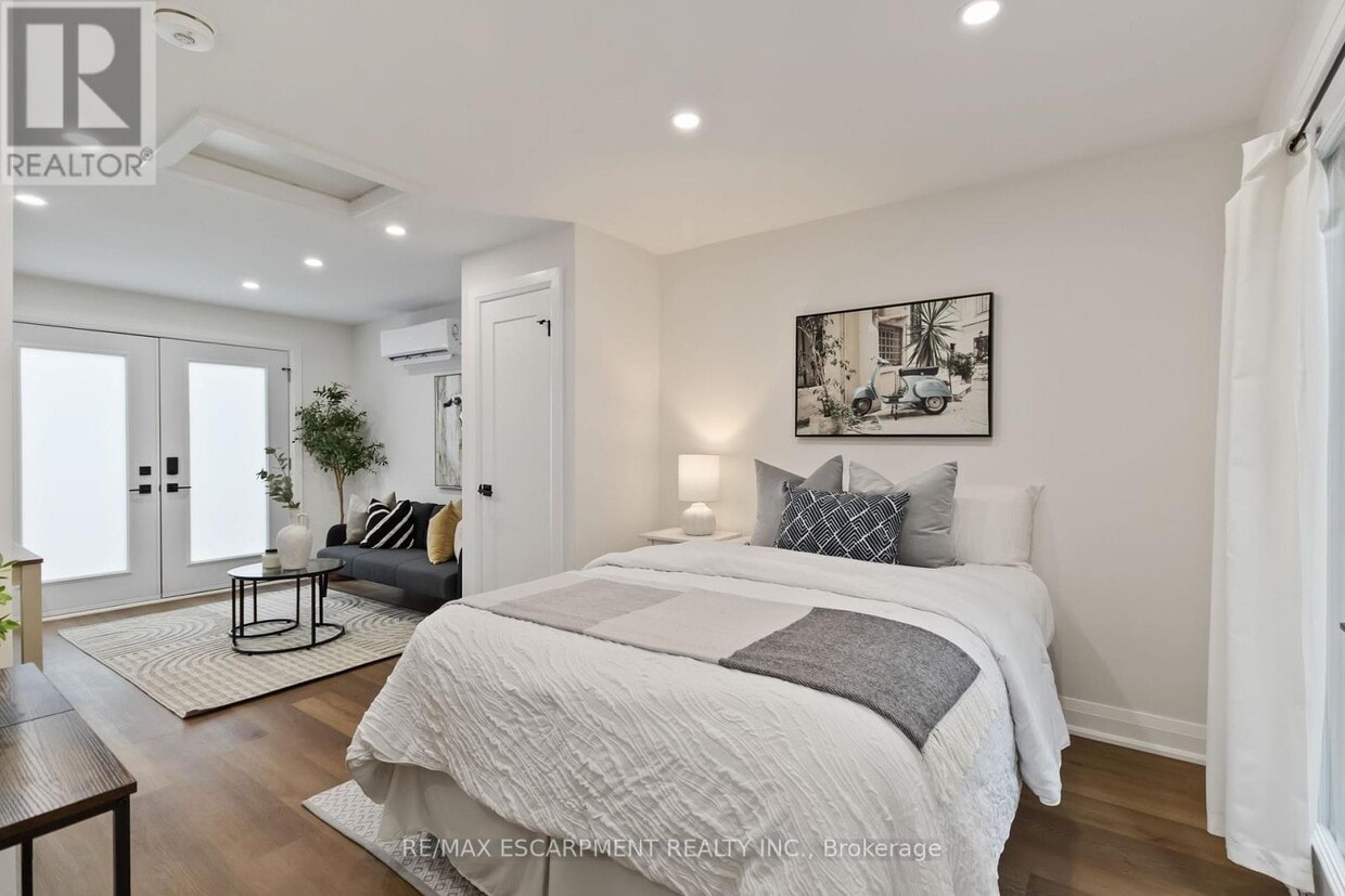 Photo principale - 1332 Majestic Dr