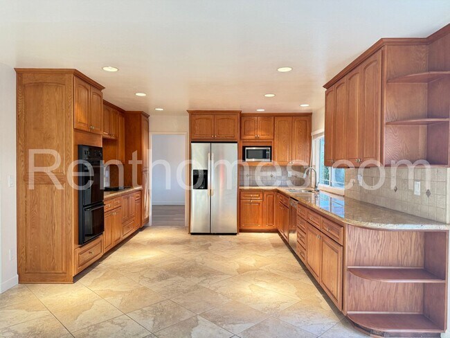 Building Photo - 11895 Handrich Dr