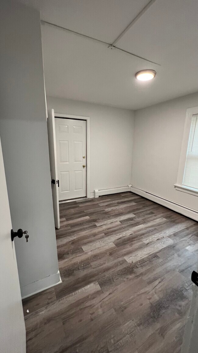 Foto del edificio - 161 N Main St