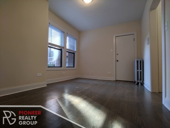 Foto del edificio - 2648 N Spaulding Ave