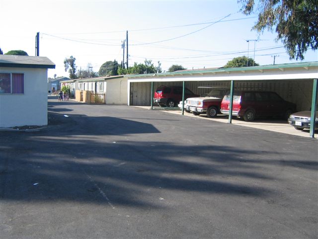 Estacionamiento - 3544 Almond Dr