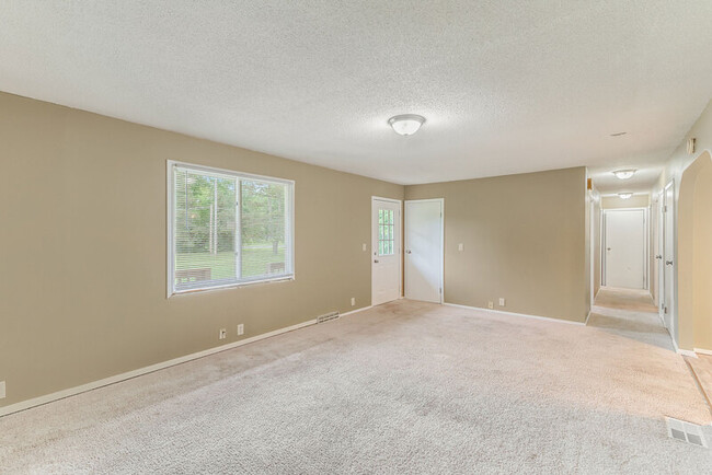 Building Photo - 9091 W Frances Rd
