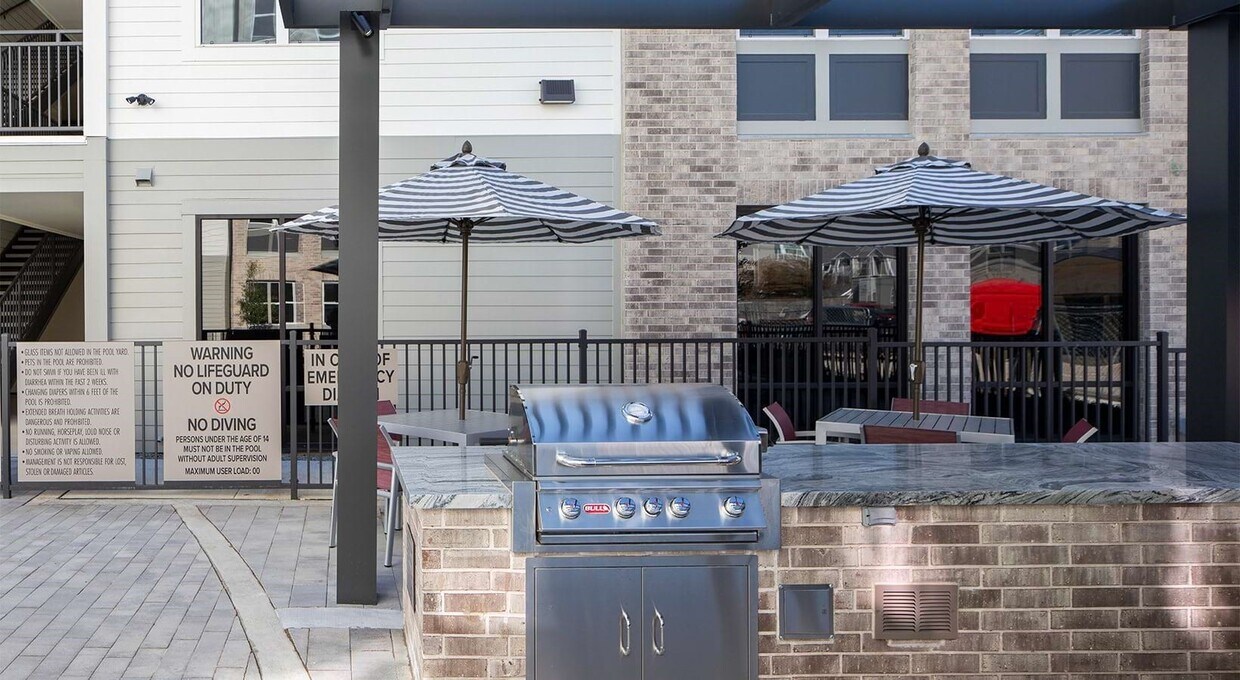 Foto principal - 22540 Merchants Way
