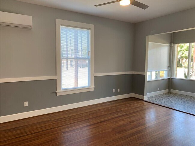 Foto del edificio - 19 Hyde Park Blvd